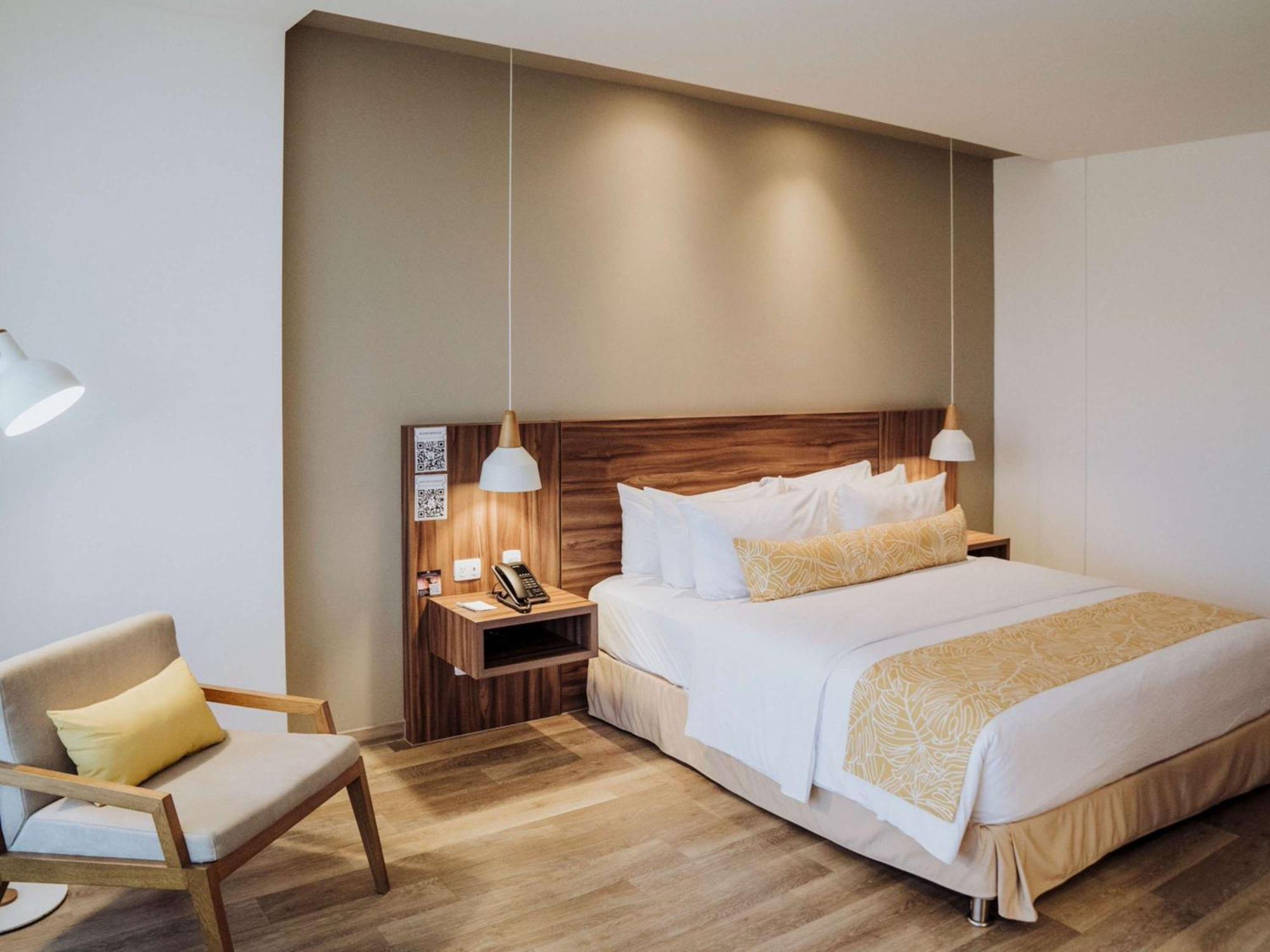 Novotel Medellin El Tesoro Eksteriør bilde Deluxe Room