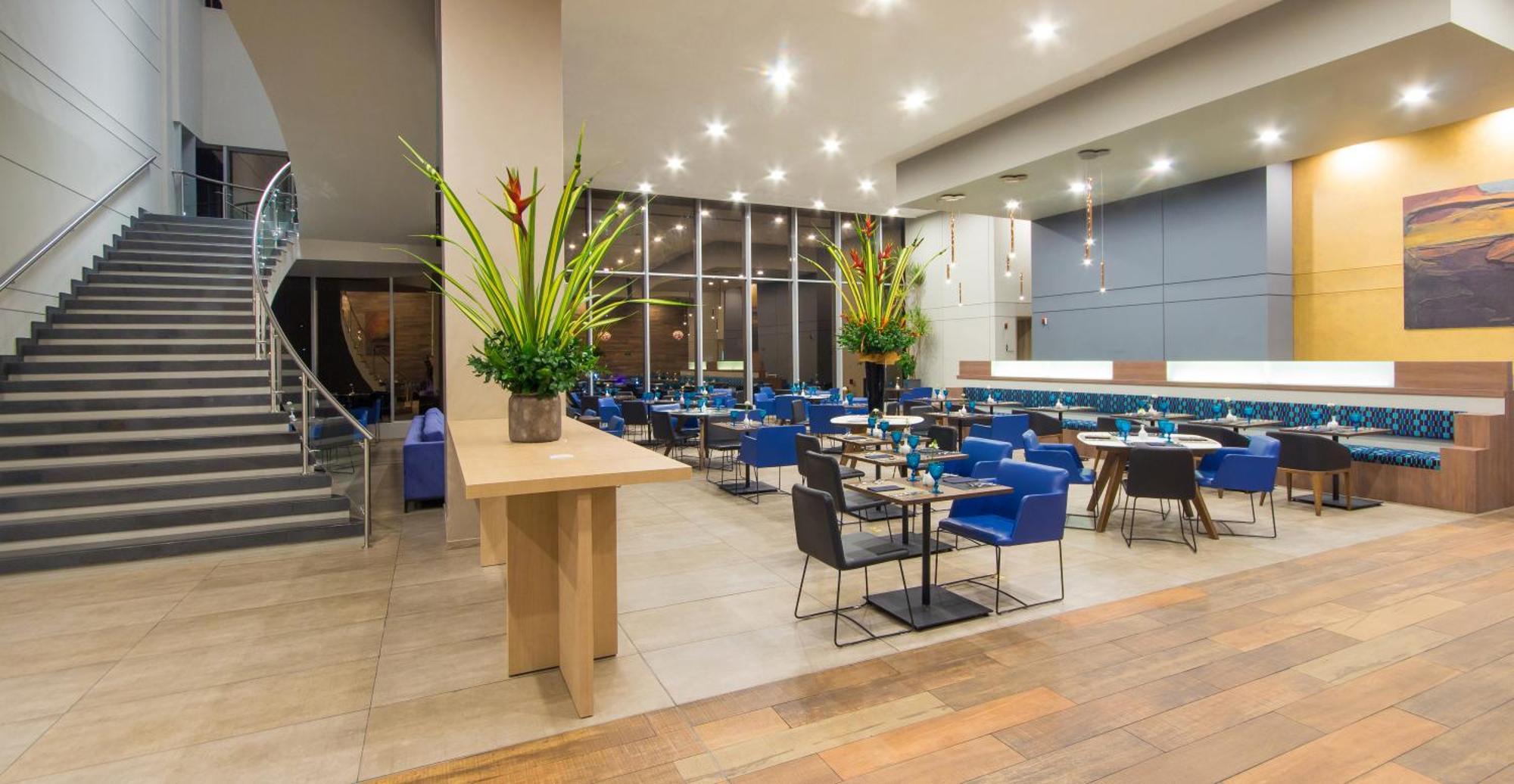 Novotel Medellin El Tesoro Eksteriør bilde The lounge at the airport